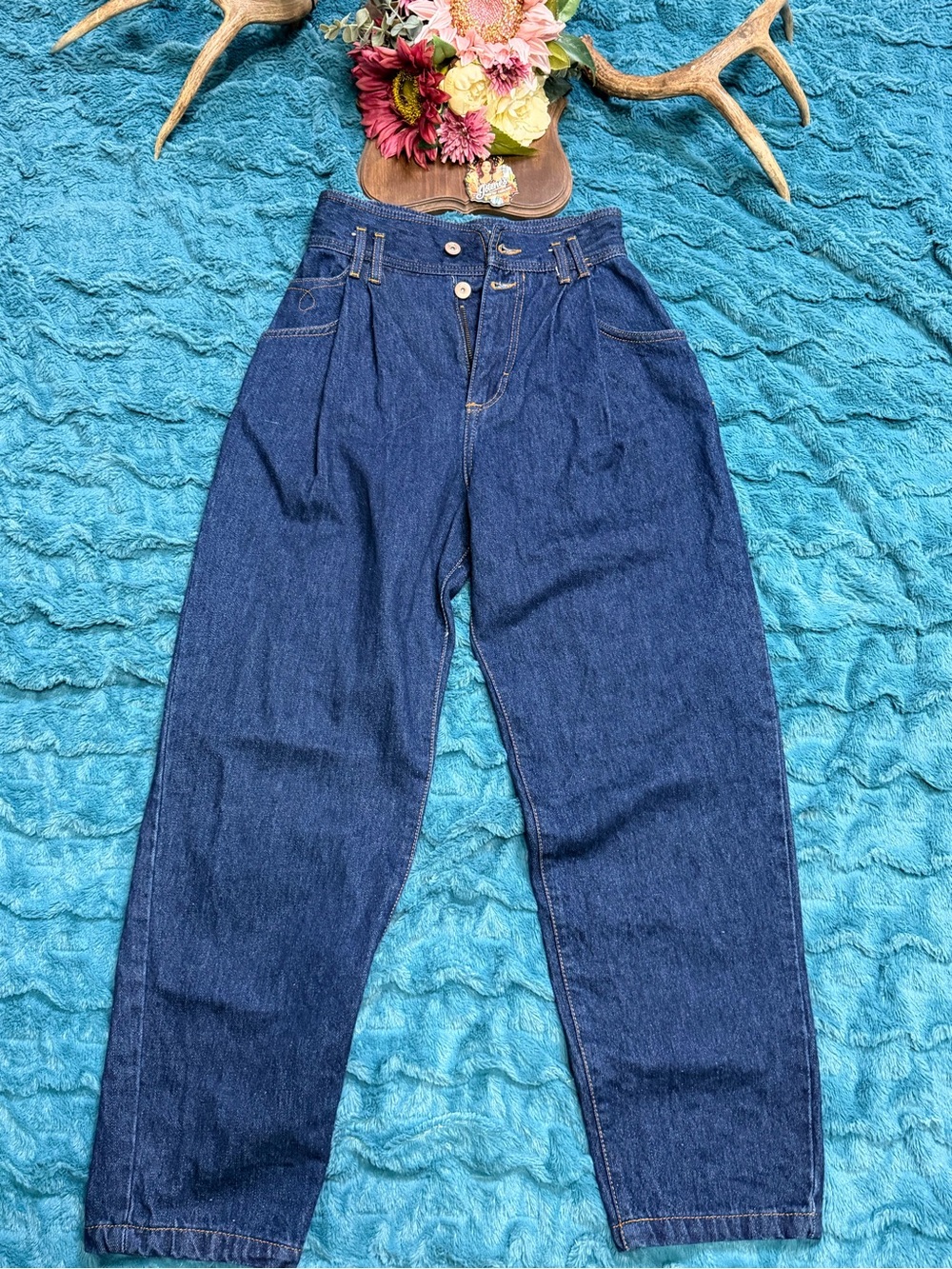 Zara Women's US 0 Dark Wash High Rise Pleated Tapered Mom Jeans